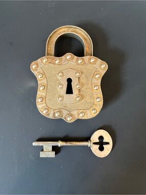 1950s Hubley Padlock Cap Gun